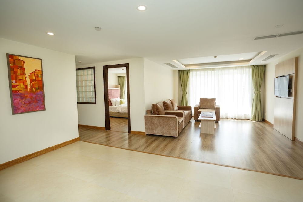 Family Apartment photo 2