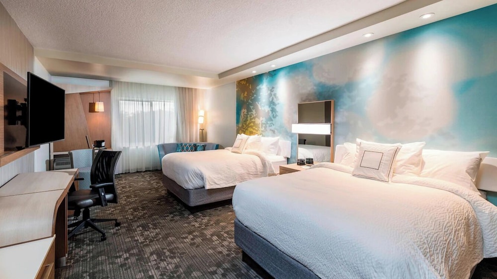 Room, Multiple Beds (Mobility Accessible, Tub)