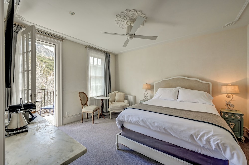 Room, 1 Queen Bed (Riverfront)