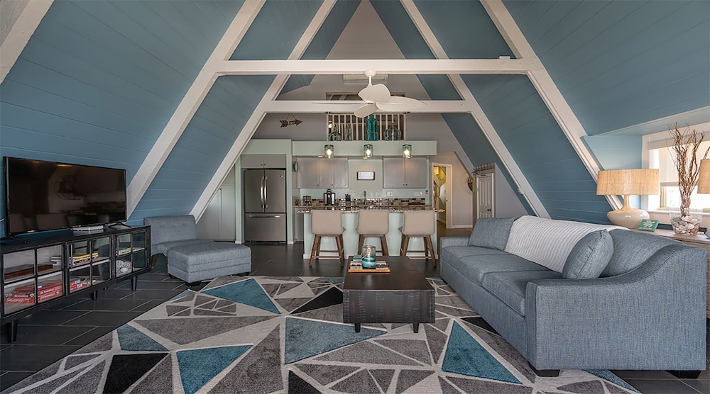 Beach House Suite (2nd Floor, Stair Access Only)