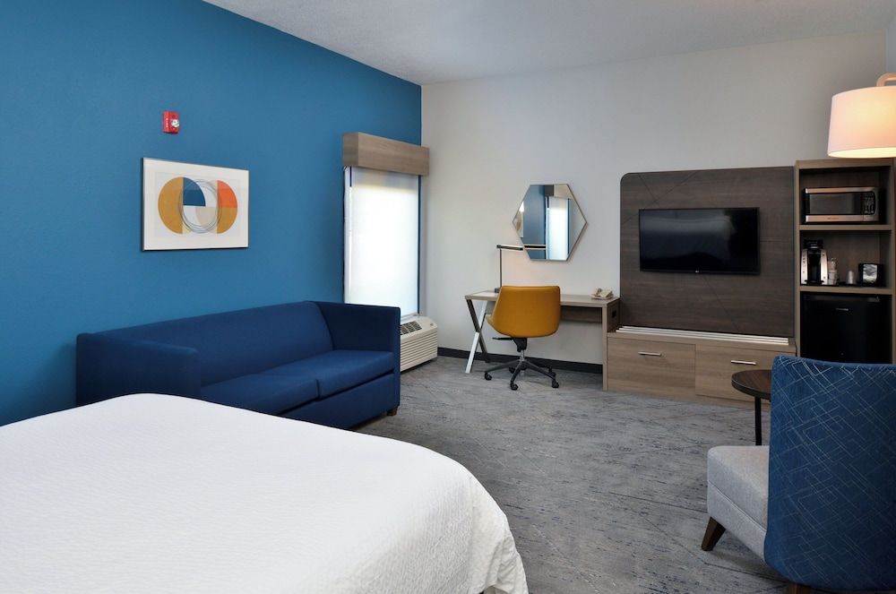 Standard Room, 1 King Bed (Leisure) - Photo 10