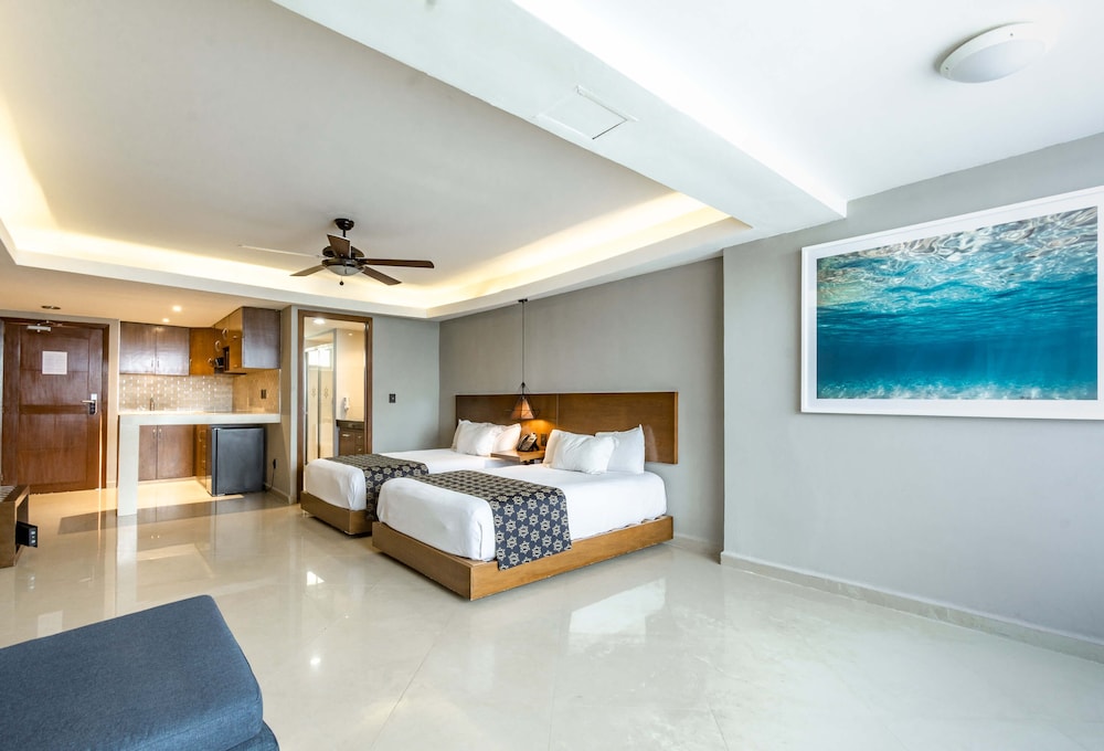 Junior Suite, Hot Tub - Photo 1