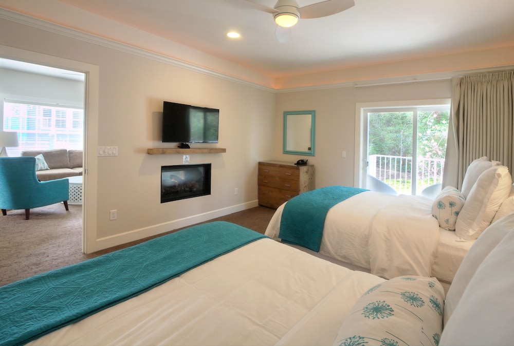 Suite, 2 Queen Beds (Hillside) - Photo 2