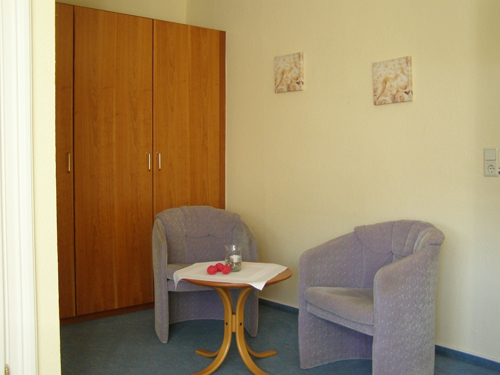 Standard Double Room, 1 King Bed, Park View photo 2