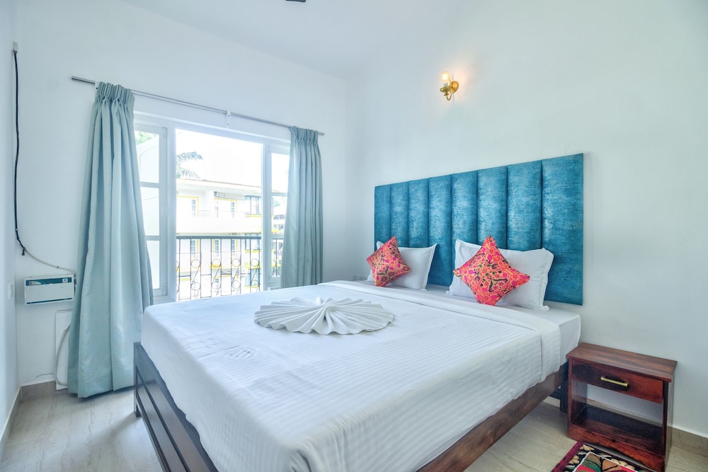 Superior Room, Pool View - Photo 1
