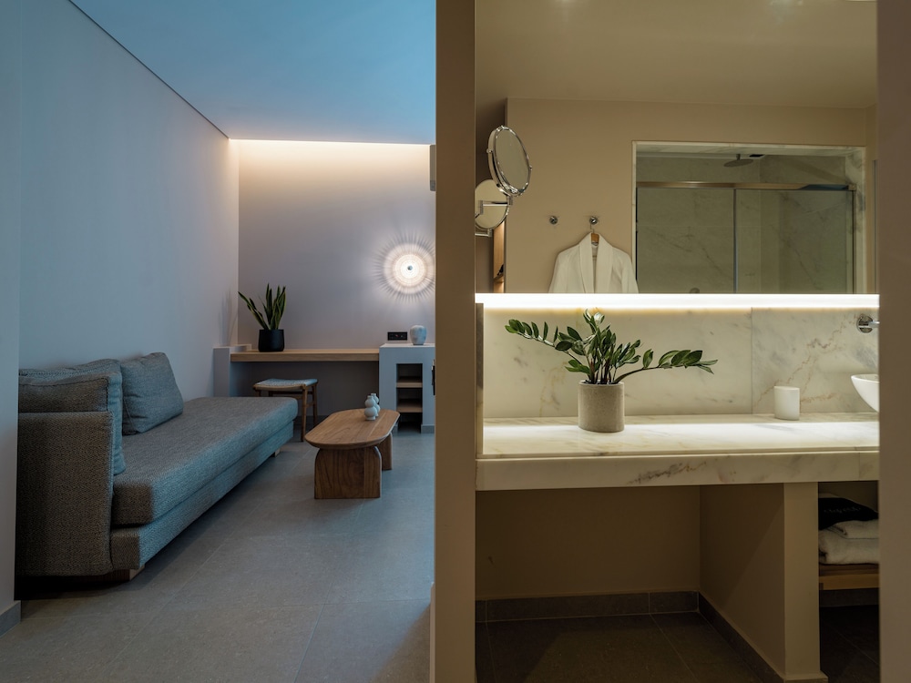 Junior Suite, 1 King Bed with Sofa bed, Private Pool, Sea View photo 2