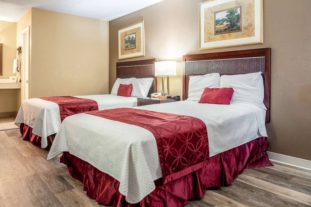Standard Room, 2 Double Beds, Smoking photo 1