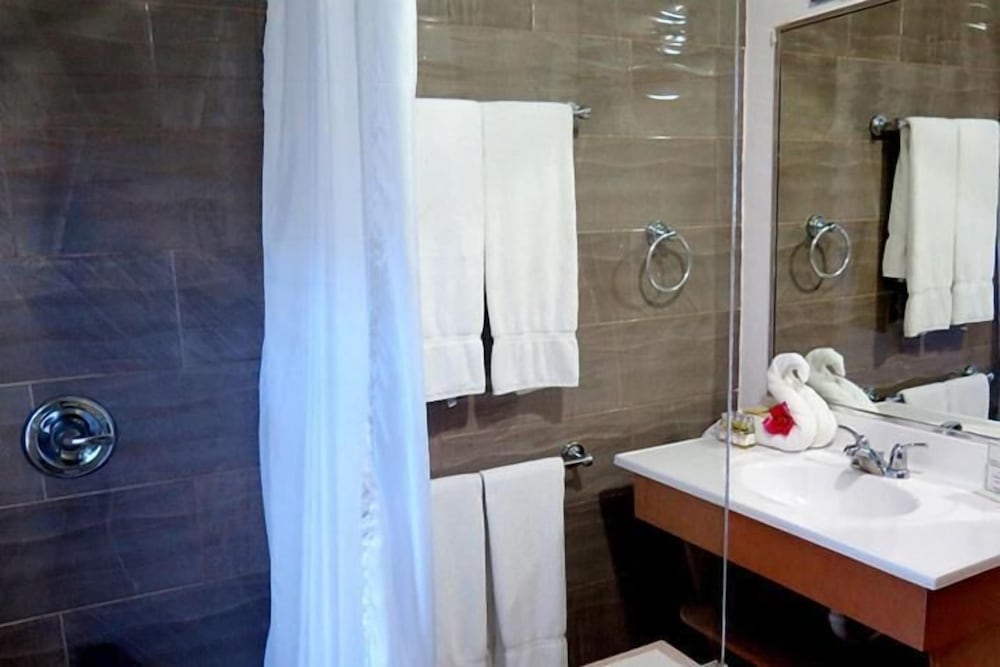 Family Quadruple Room, 1 Bedroom, Non Smoking, Garden View photo 2