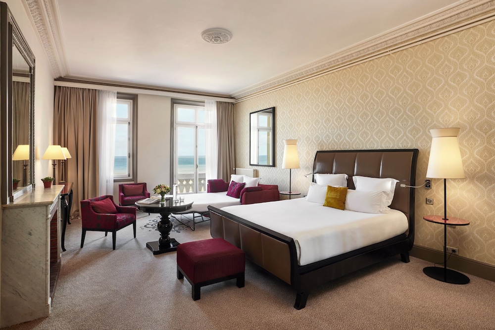 Family Room, 1 King Bed with Sofa bed, Sea View - Photo 1