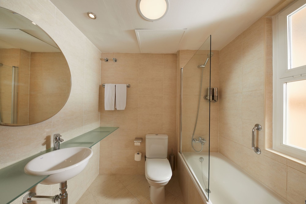 Superior Room, Balcony, Sea View thumbnail 6