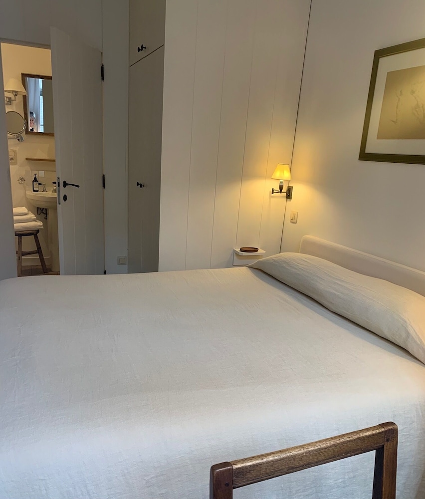 Basic Double Room photo 2