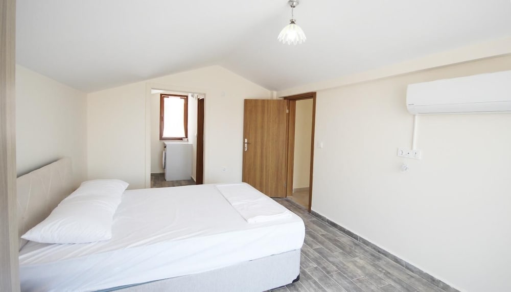 Villa photo 1