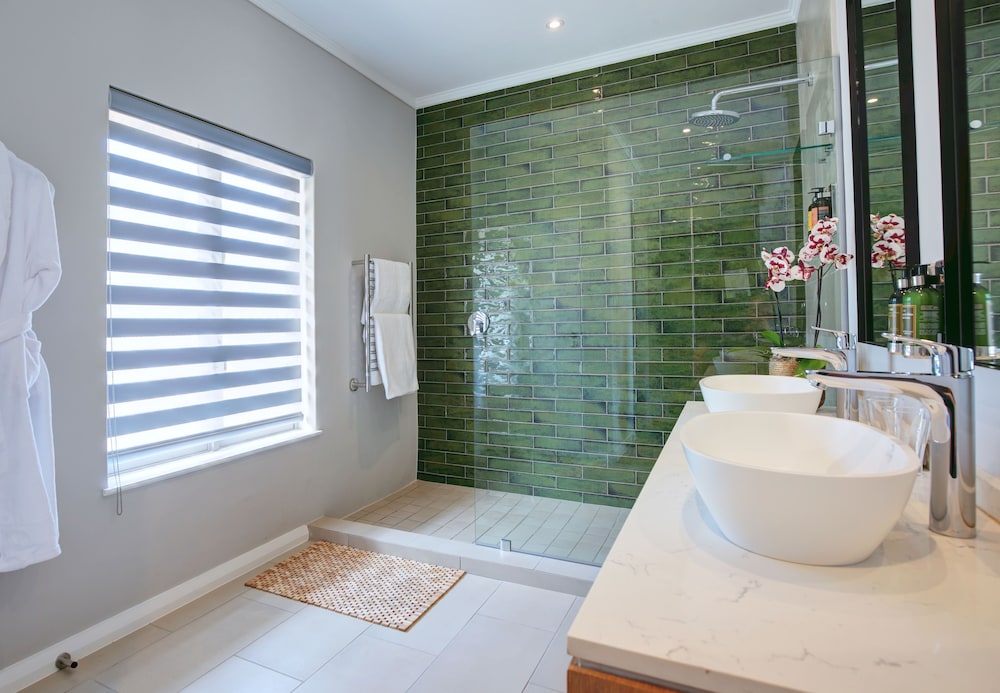Superior Garden Suite - Photo 6