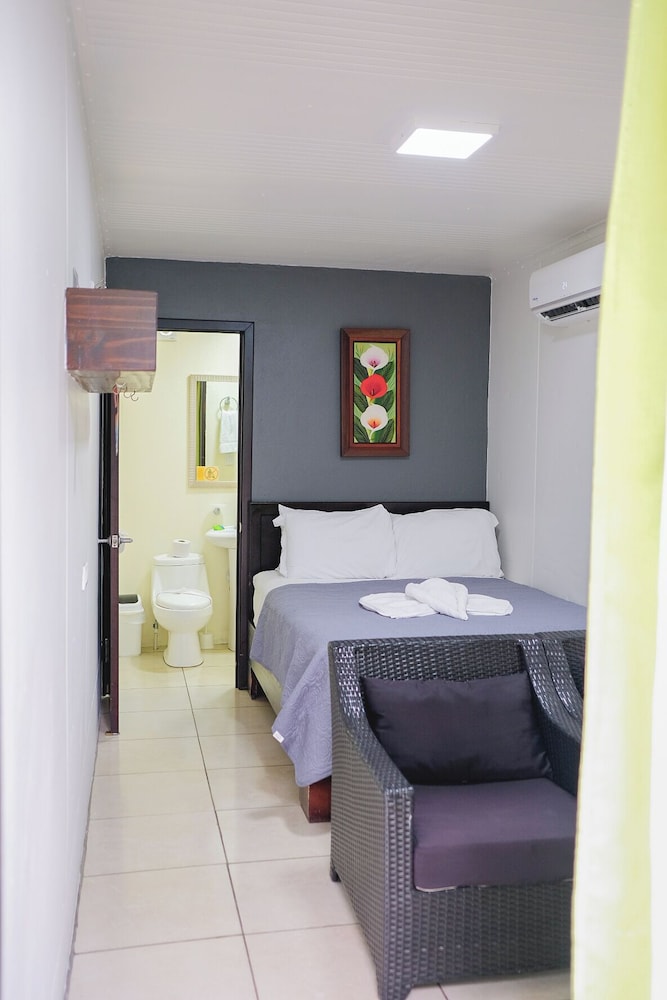 Basic Suite photo 1