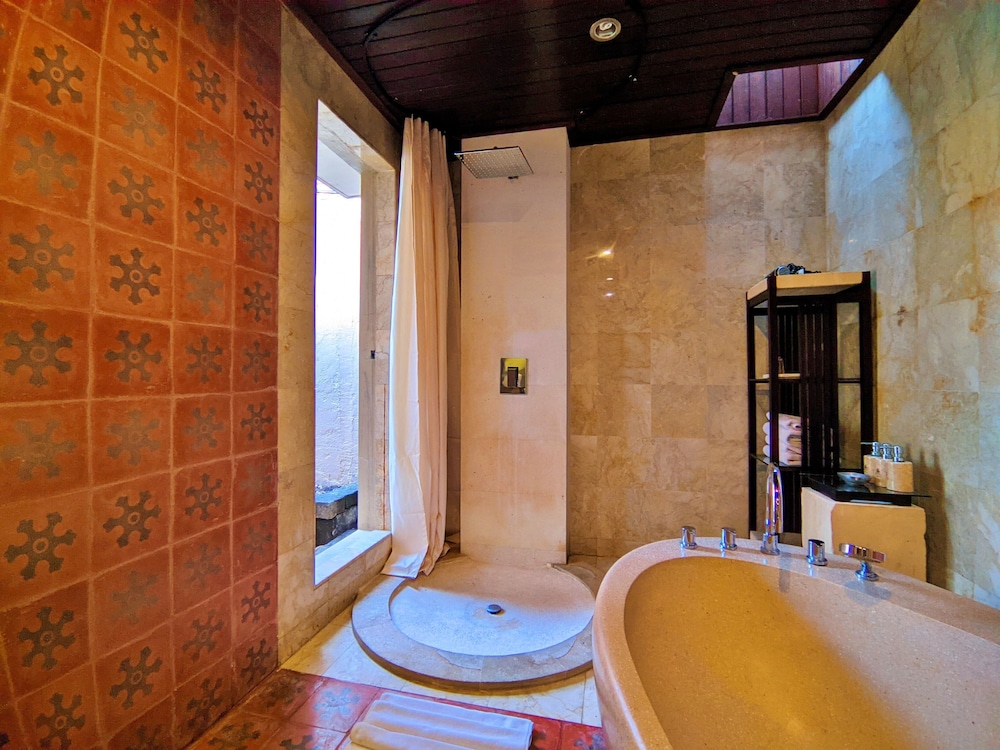 One Bedroom Pool Villa with Butler Service - Photo 4