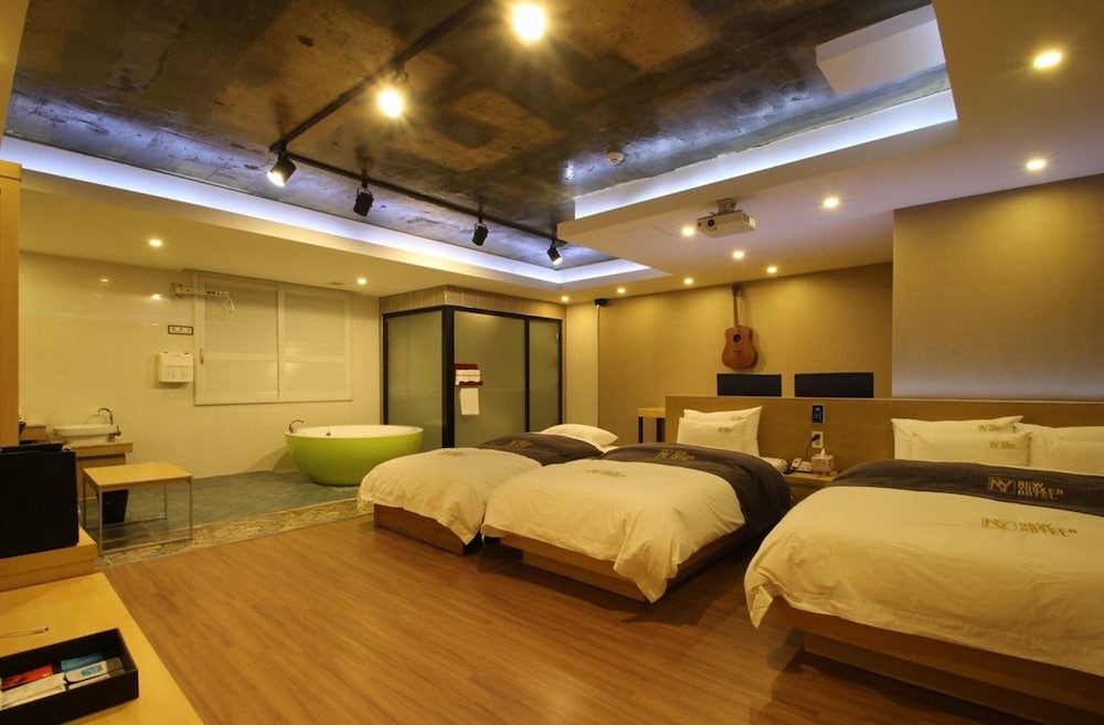 Family Triple Room photo 2