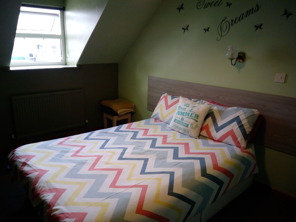 Hostel Double - Ensuite photo 3