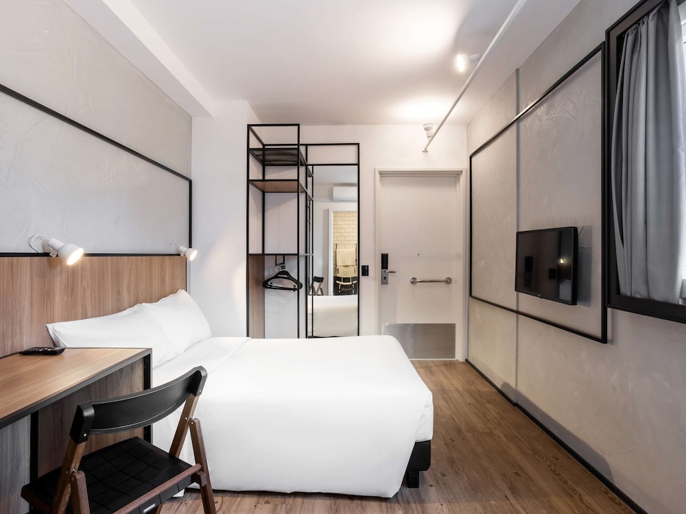 Standard Room, 1 Double Bed, Accessible (Accessible) - Photo 4
