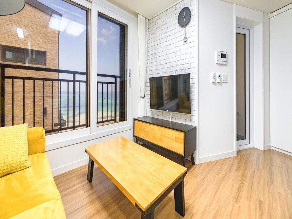Basic Room, 1 Bedroom (303 (ocean view)) - Photo 1