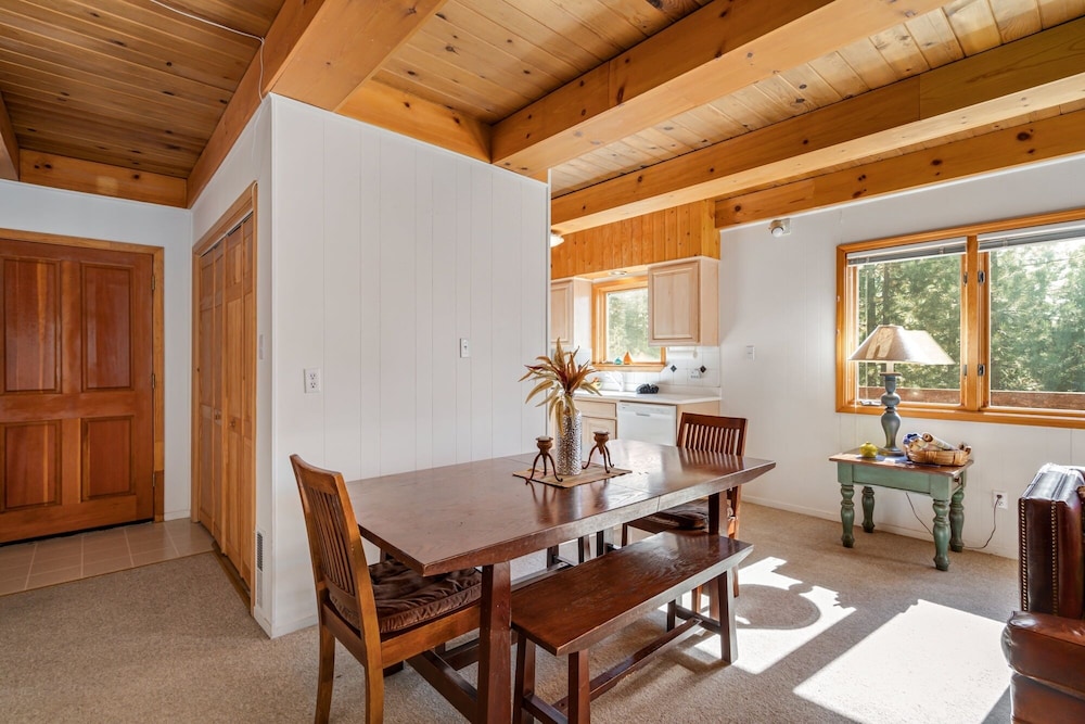 Cabin, 4 Bedrooms photo 2