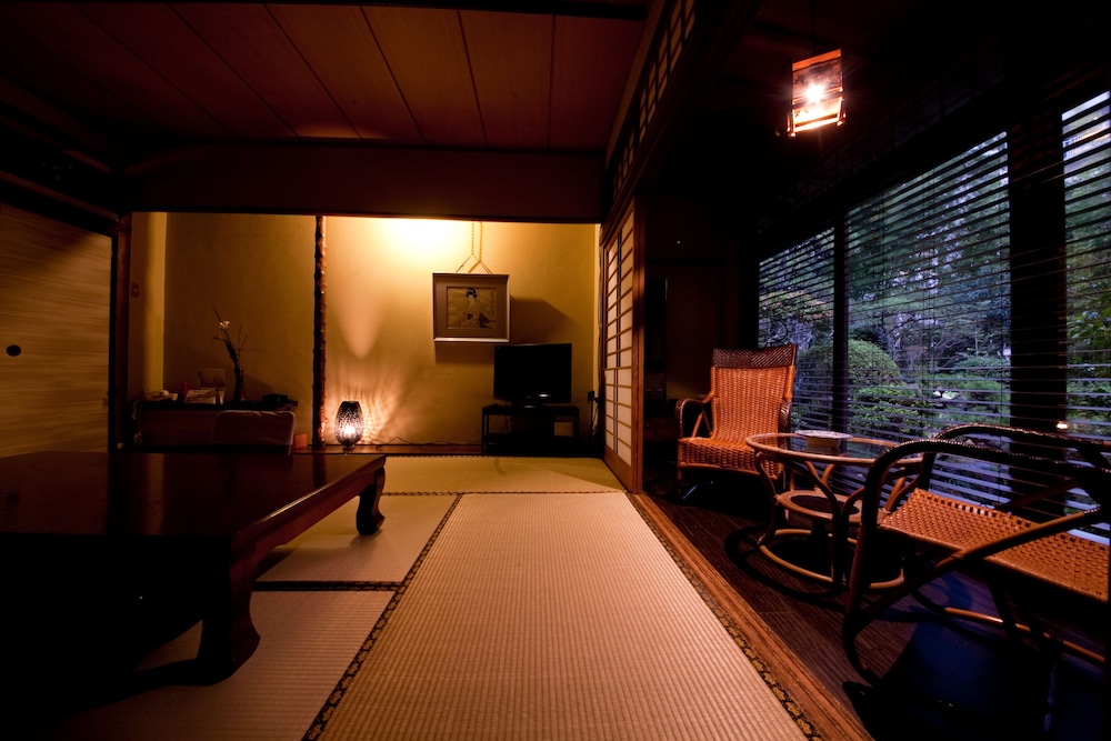 Japanese Room with Shared Bath, Adult Only photo 3