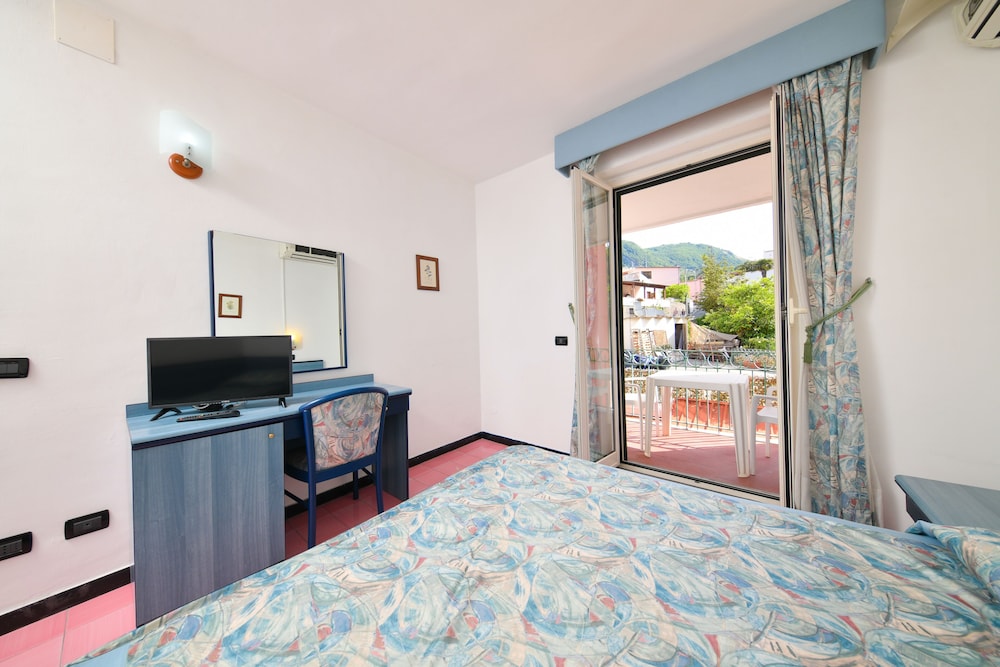Standard Double Room, Balcony photo 1