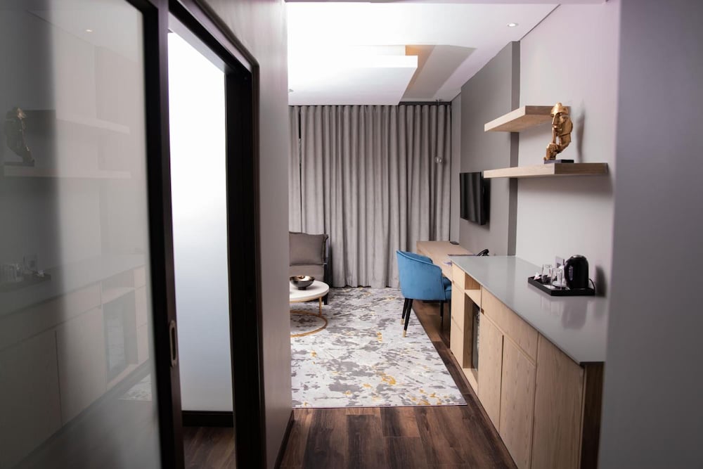 Luxury Suite photo 3