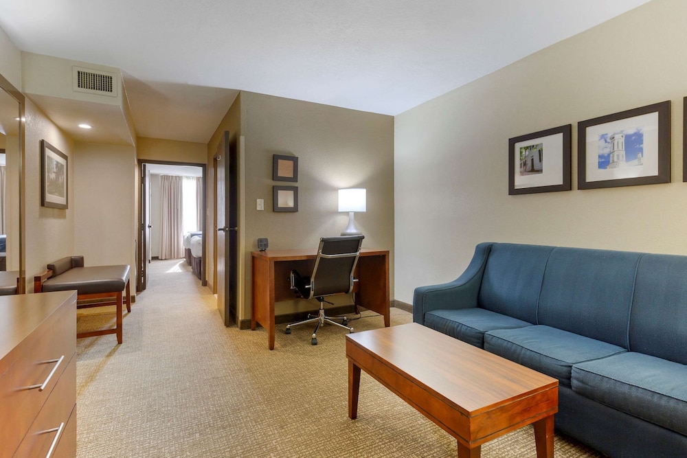 Suite, Multiple Beds, Non Smoking