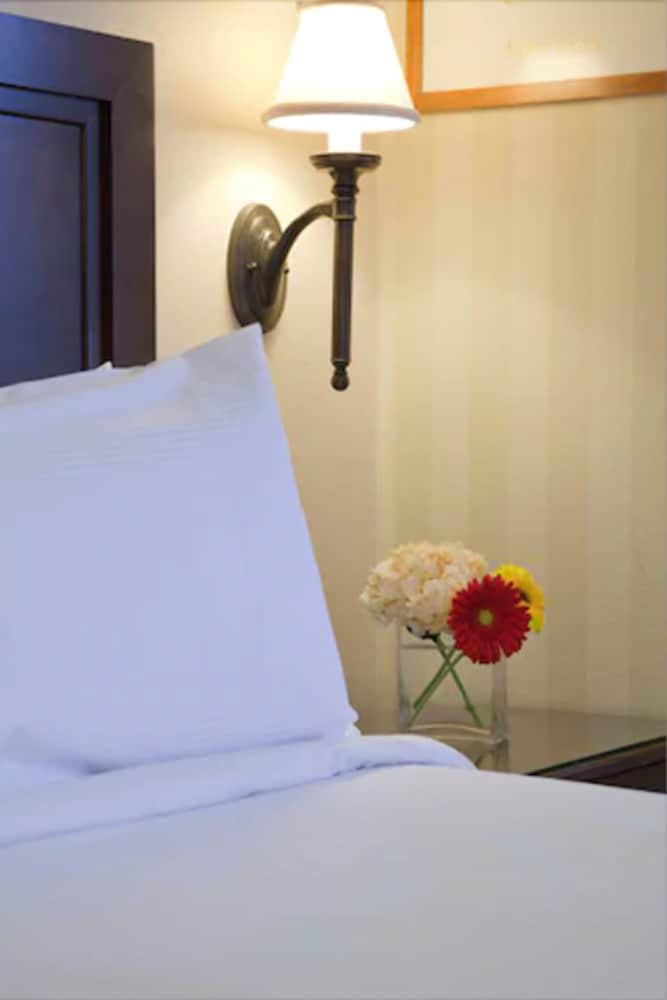 Executive Room, 1 Queen Bed - Photo 2