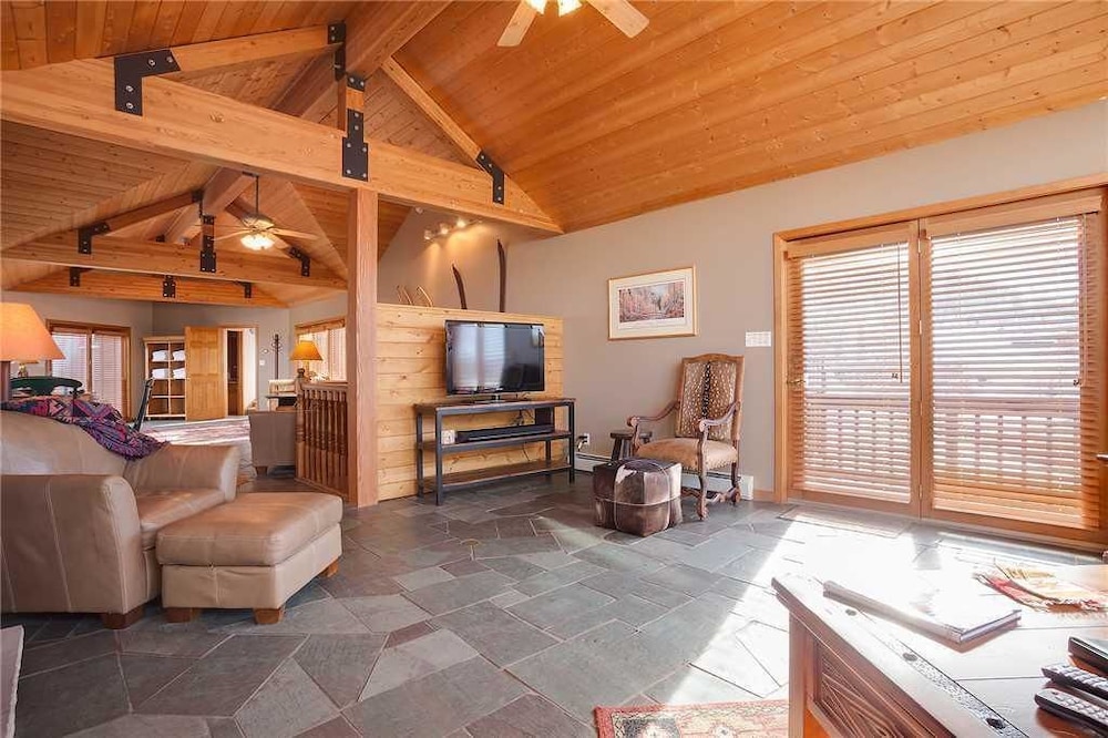 House, Multiple Beds (Ski Trail Lodge II) photo 1