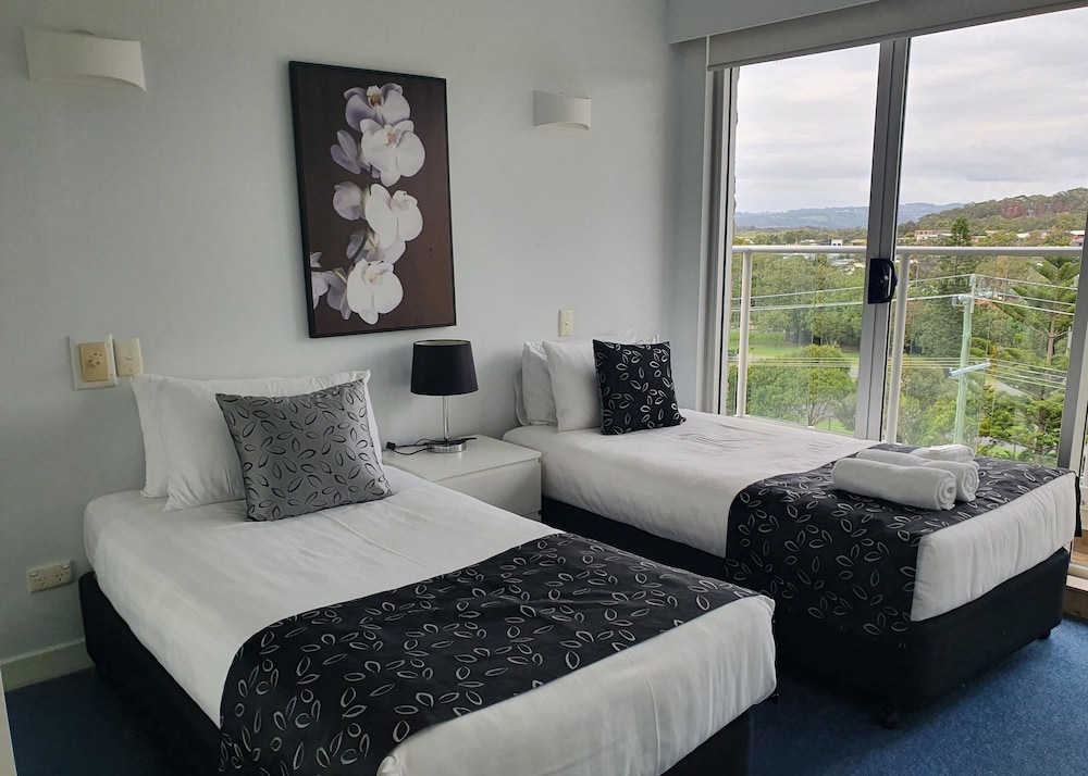 Economy Apartment, 2 Bedrooms, Non Smoking, Kitchen (2BR Partial Ocean 2N) photo 2