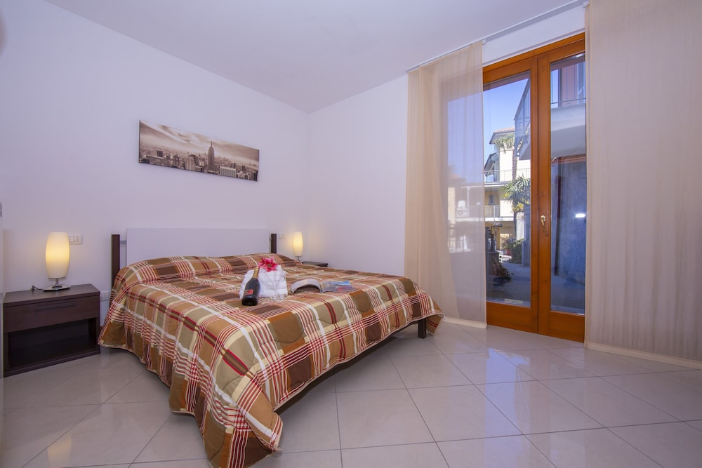 Standard Apartment, 1 Bedroom (Fontana Del Lago Apt. 4) photo 1