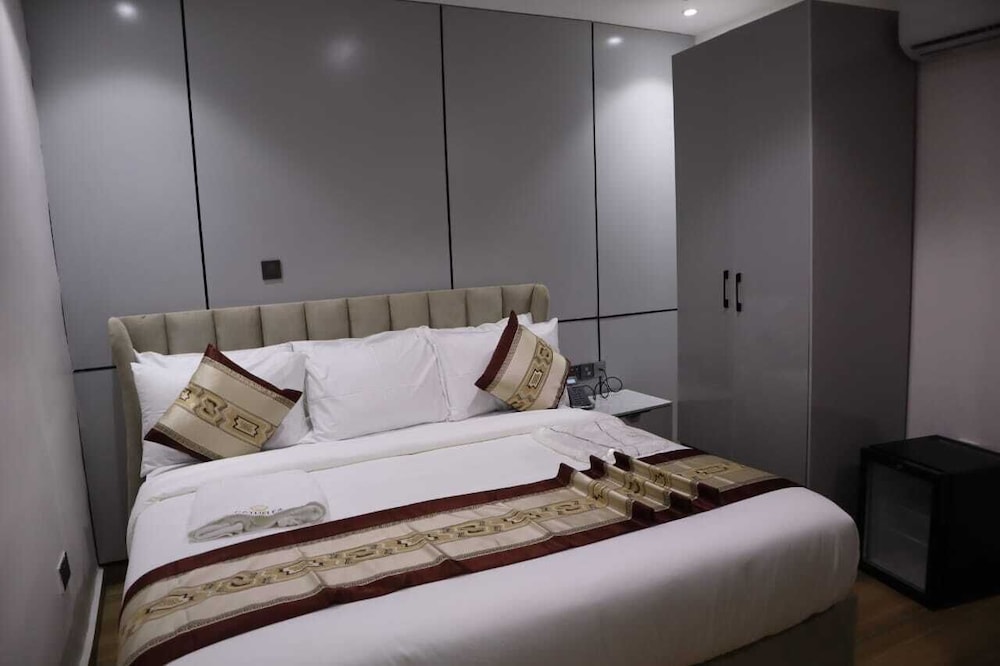 Business Suite photo 1