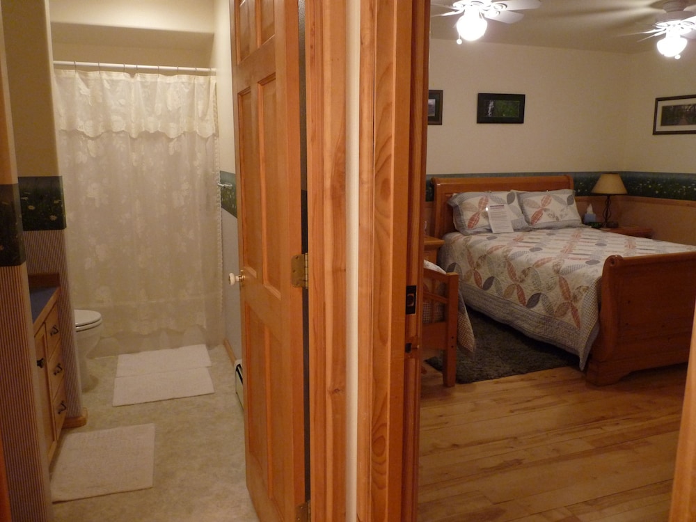 Classic Triple Room (Summer Solstice Room)