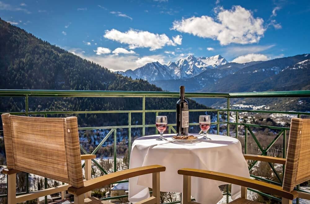 Family Room, Balcony, Mountain View