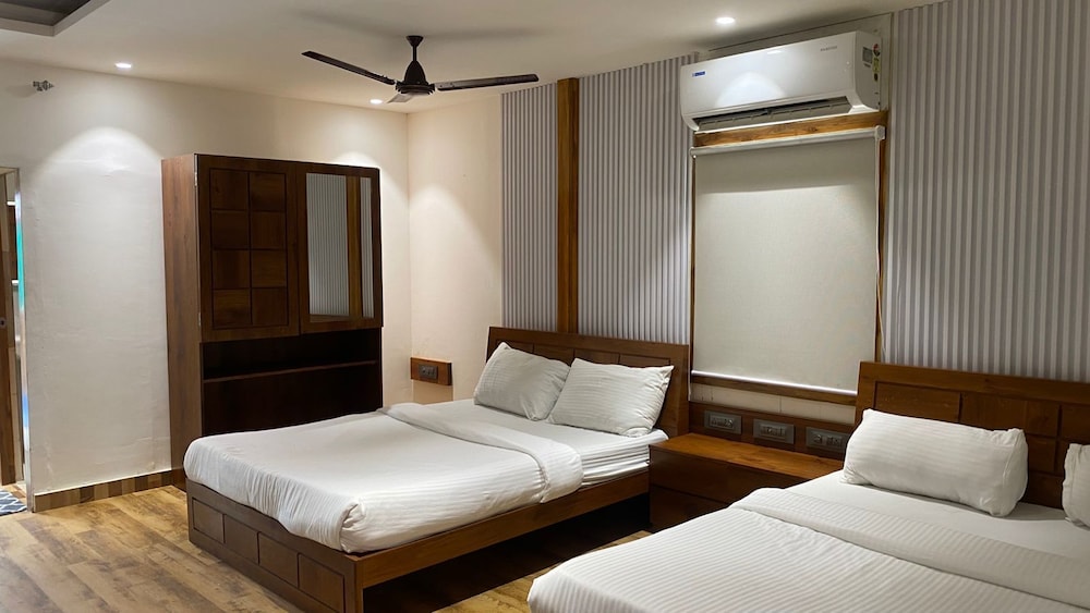 Suite with Private Pool photo 2