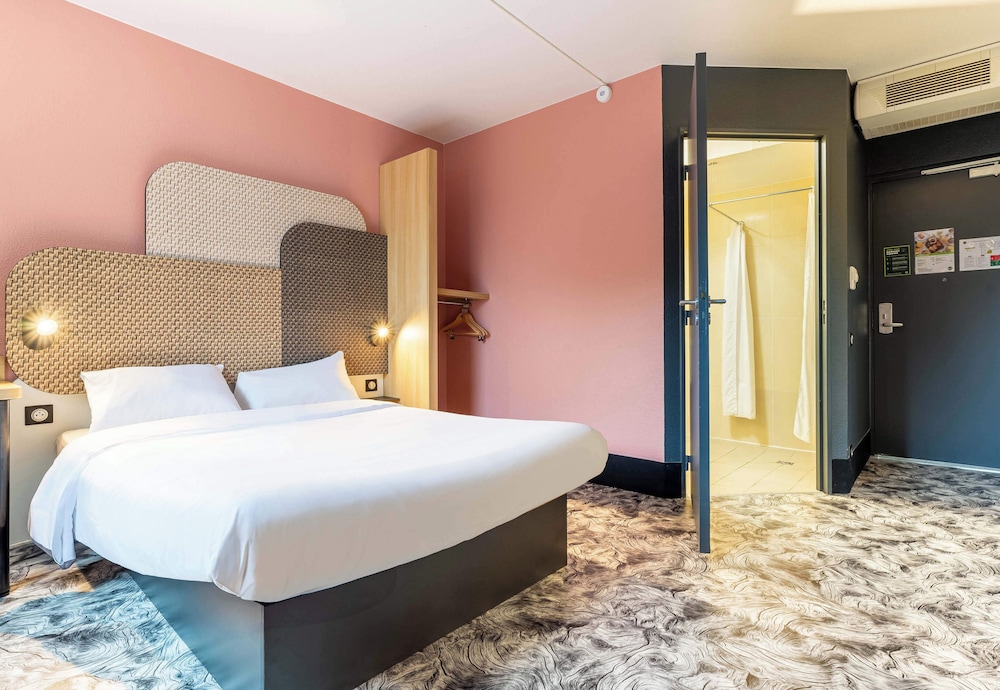 Double Room, Mobility Accessible - Photo 5
