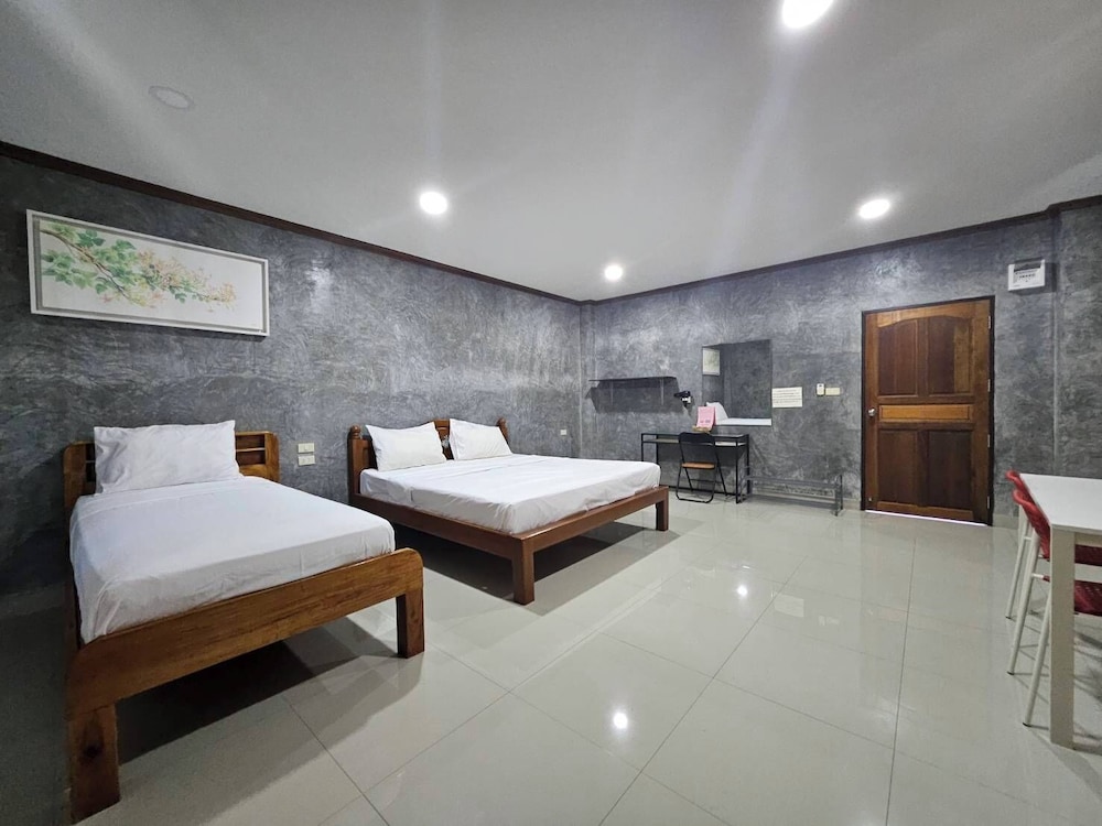 Standard Triple Room - Photo 1