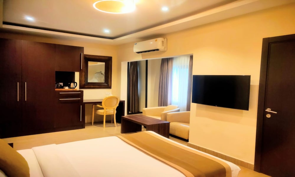 Standard Room, 1 Queen Bed photo 1
