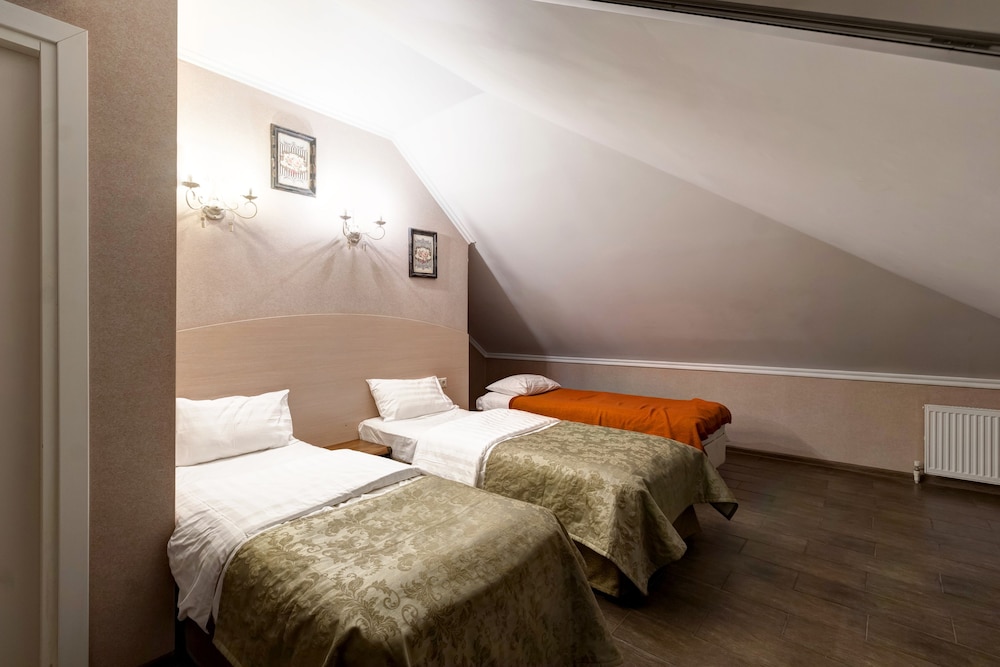 Triple Room, 3 Twin Beds, Non Smoking photo 2