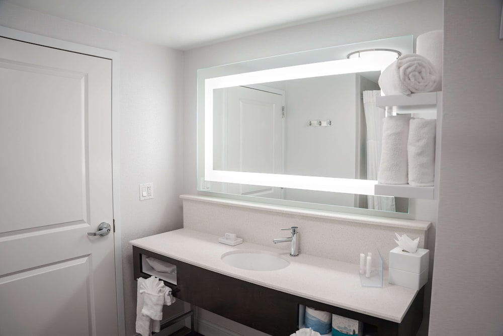 Suite, 2 Queen Beds, Kitchen (Conference Suite) - Photo 7