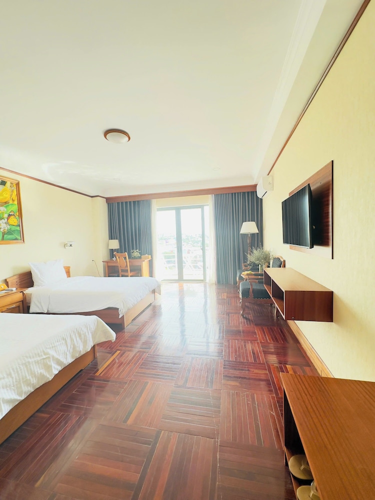 Deluxe Room, 2 Double Beds, City View photo 3