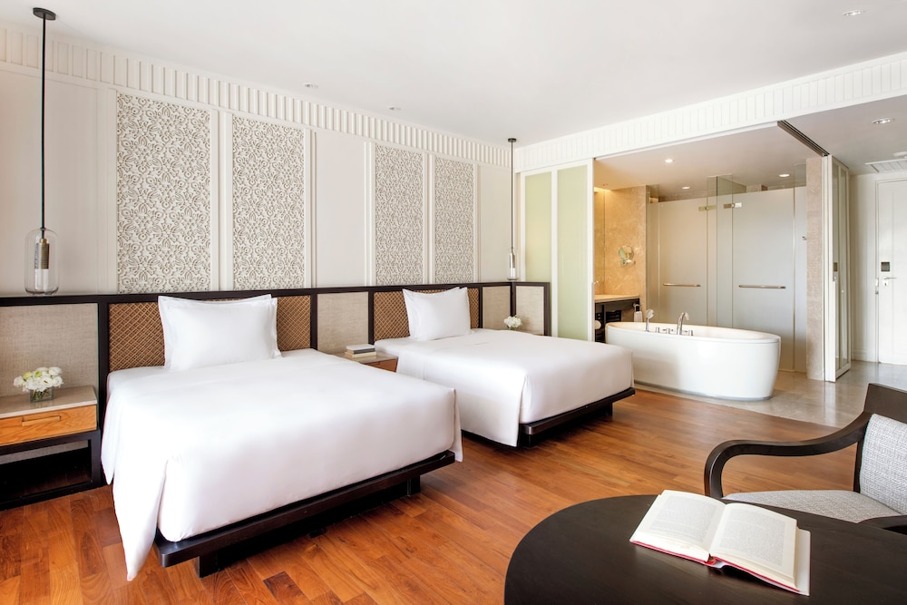 Suite, 2 Twin Beds, Club Lounge Access (Private Pool) - Photo 3