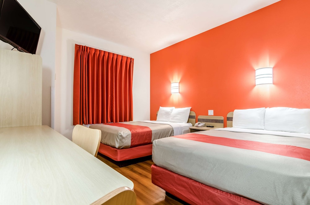 Standard Room, 2 Double Beds, Non Smoking - Photo 9