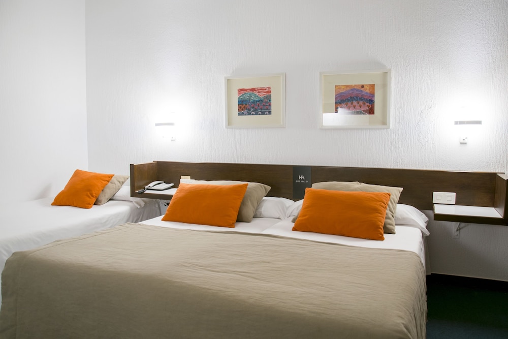 Triple Room photo 2