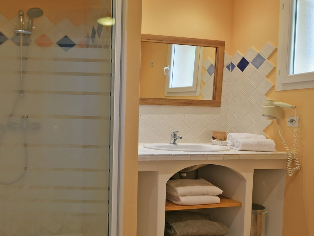 Deluxe Apartment, Private Bathroom, Sea View (4) photo 2
