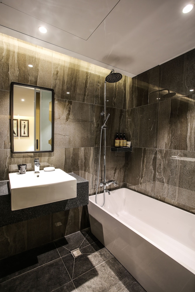 Deluxe Double Room - Photo 7