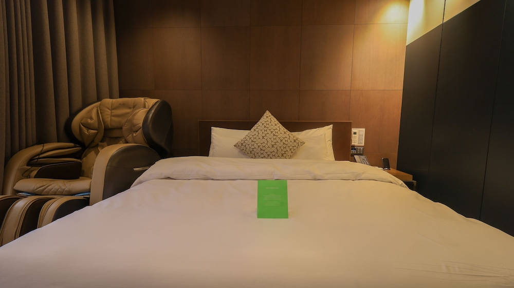 Royal Suite - Photo 2