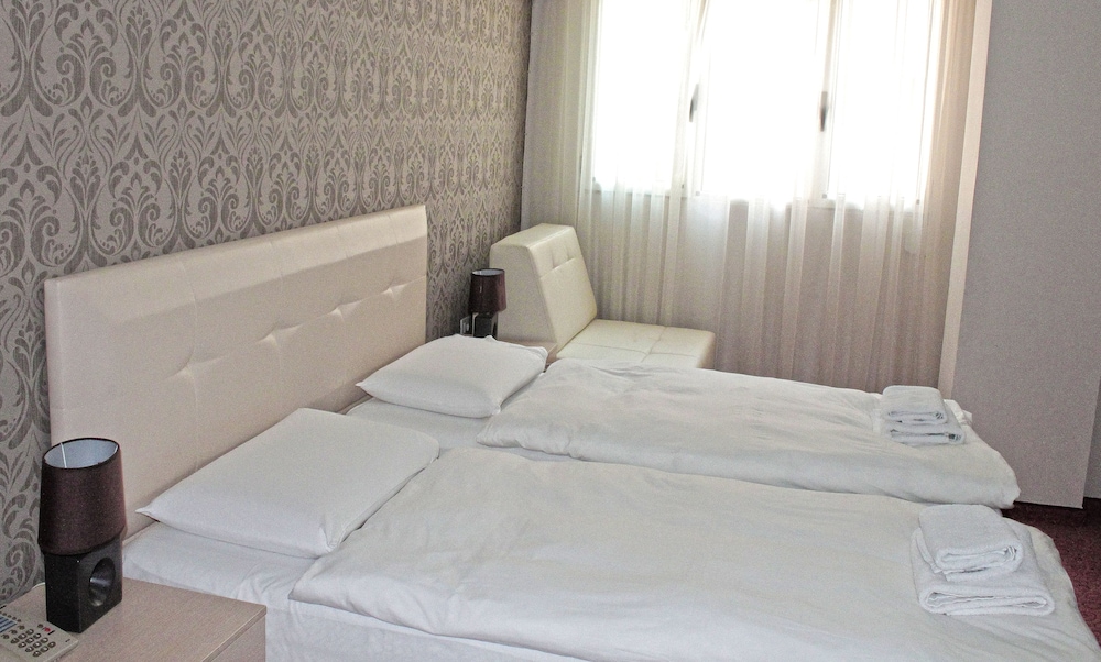 Standard Twin Room, 1 Bedroom, Accessible, City View photo 2
