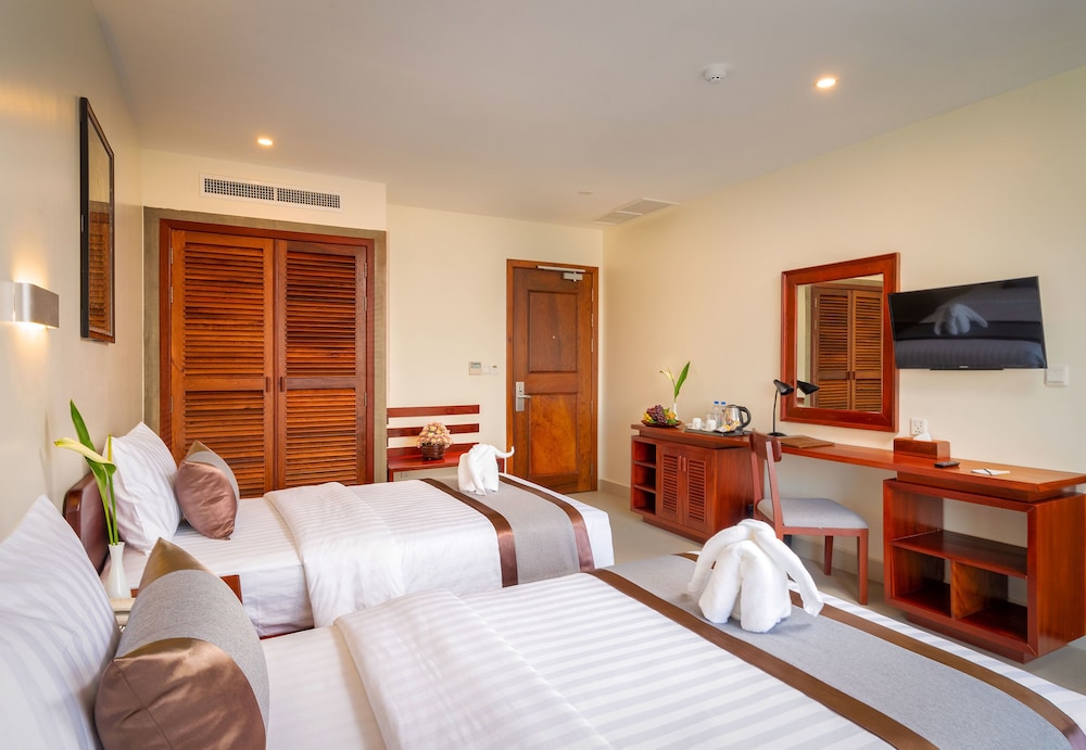 Deluxe Twin With Balcony - Photo 15